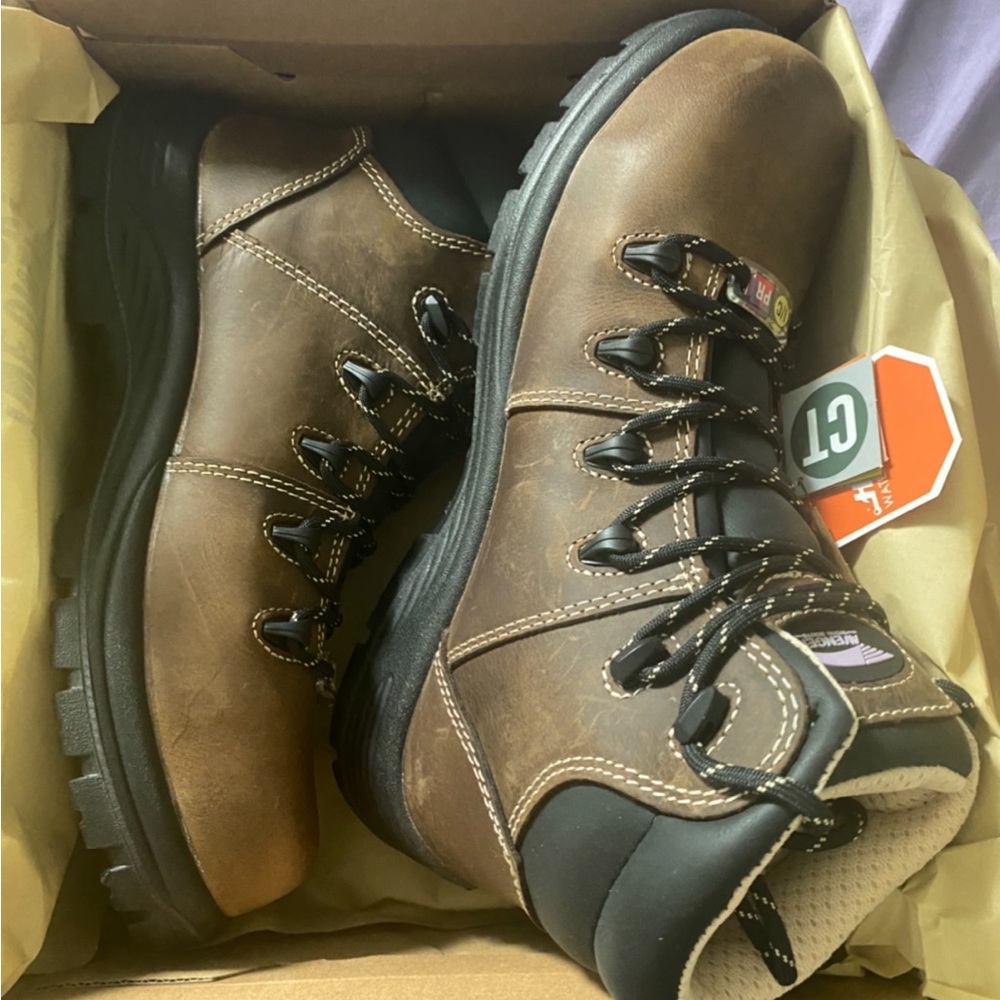 Women’s avenger work boots size 9